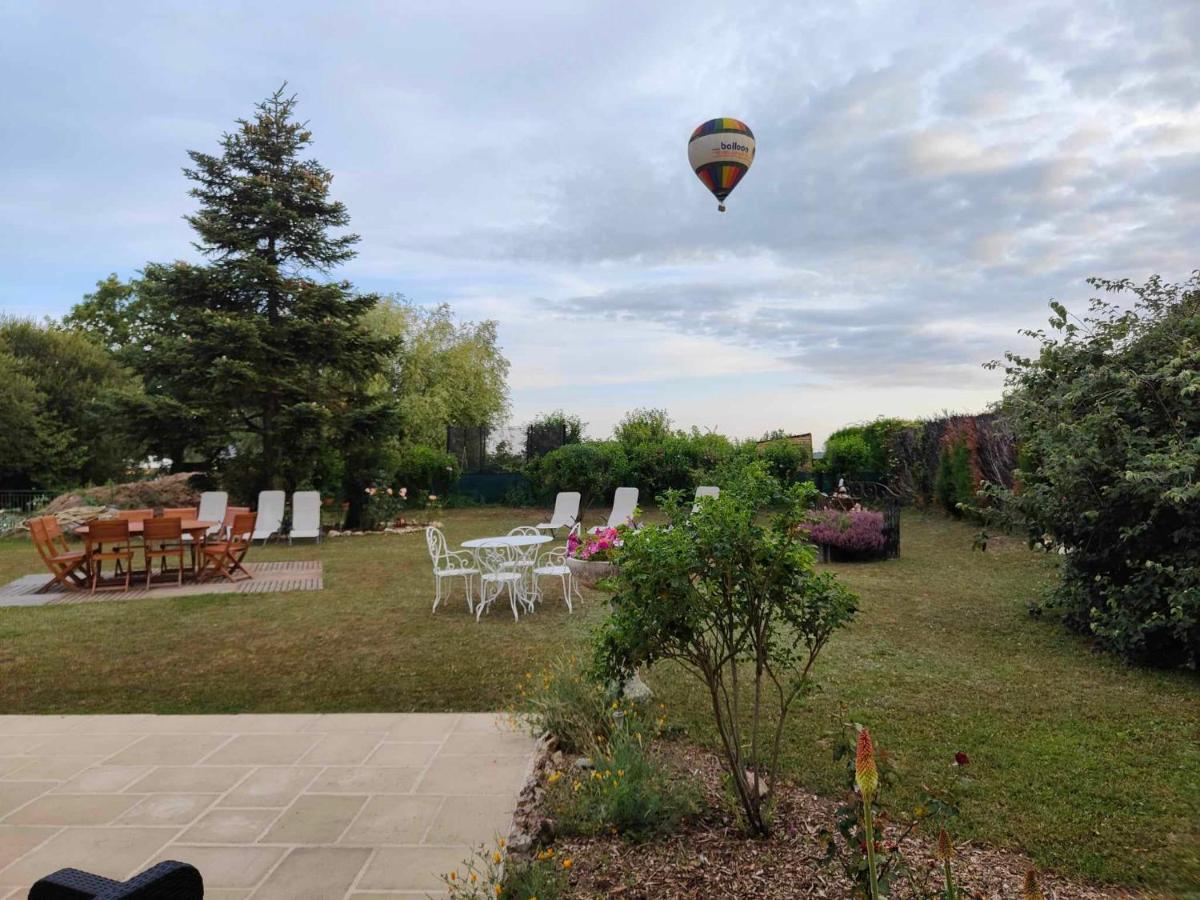 La Maison Genevier - Chambre Doreline Montreuil-en-Touraine Εξωτερικό φωτογραφία